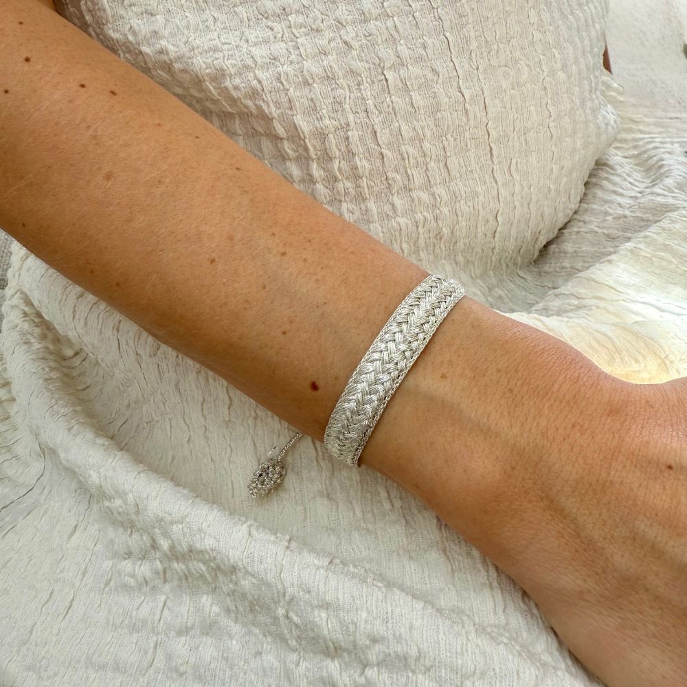 Ava_bracelet_porte