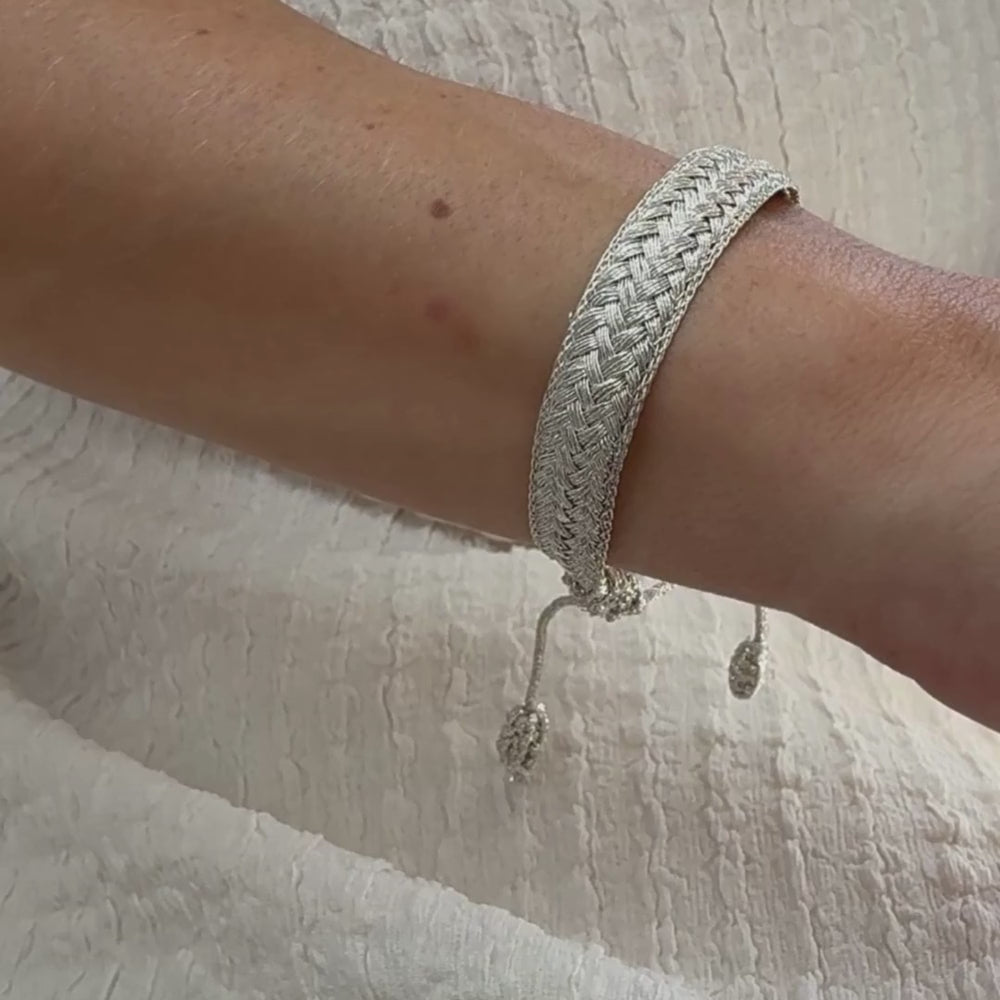 Vidéo_bracelet_Ava_porté